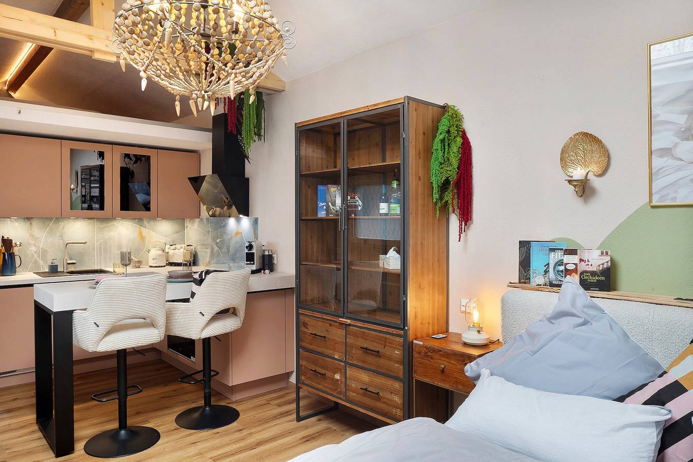 Ganze Ferienwohnung, Tiny Home 'Haus am Kaiserstuhl' mit privater Terrasse, Wlan und Klimaanlage in Ihringen, Südschwarzwald