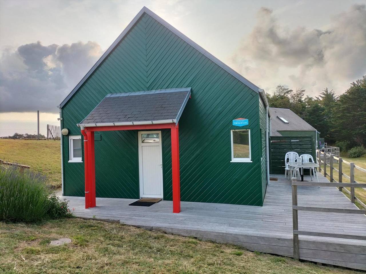 Casa familiar cerca de Granville con terraza, Wifi y limpieza incluido in Saint-Martin de Bréhal, Bréhal