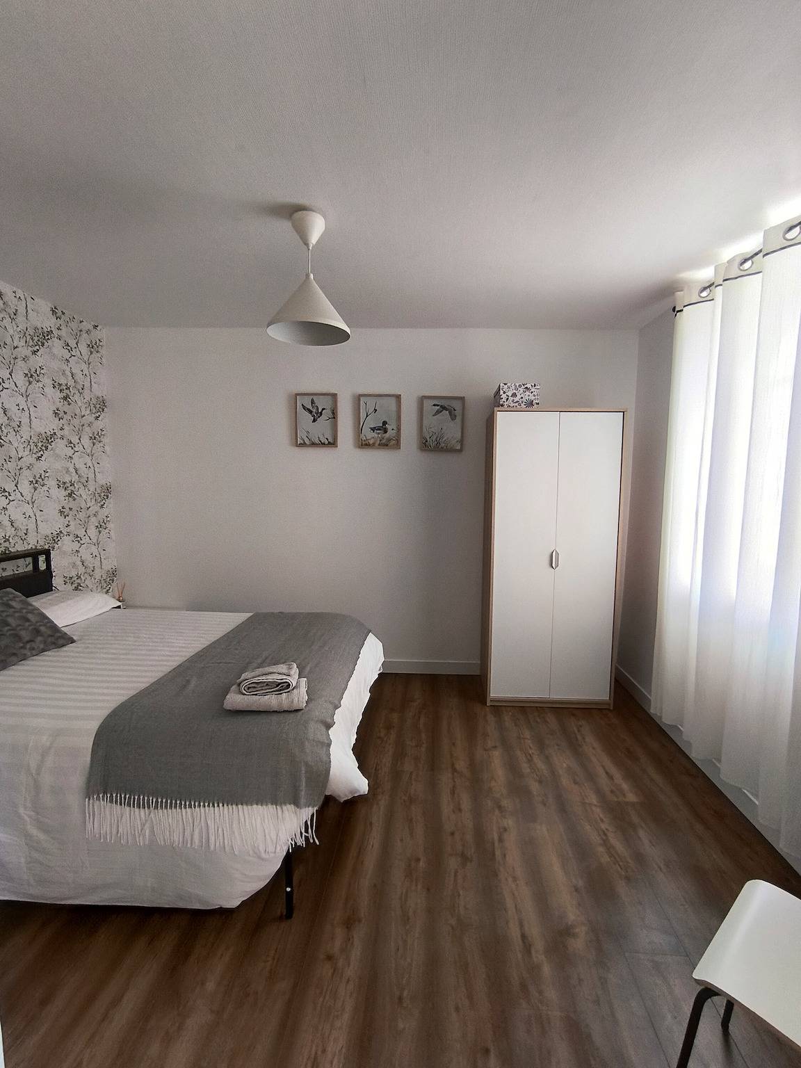 Appartement entier, Appartement 'Cecile' avec vue sur la montagne, jardin privé et Wi-Fi in Valserhône, Nantua