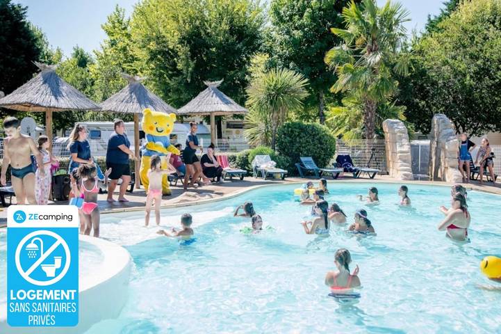 Tente pour 5 personnes, avec bassin pour enfant et jacuzzi dans les Landes
