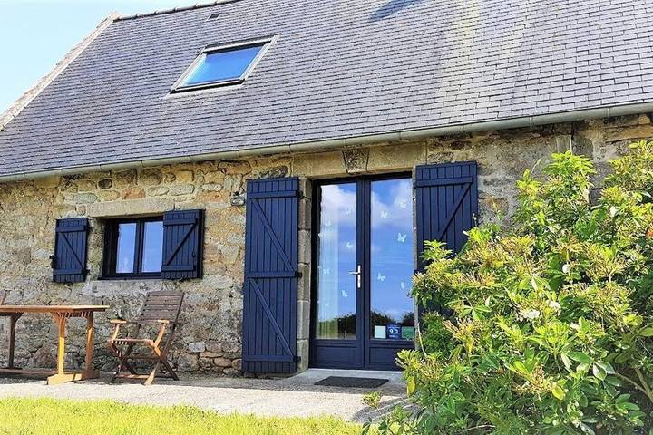 Location de vacances pour 3 personnes, avec jardin et vue à Pouldergat
