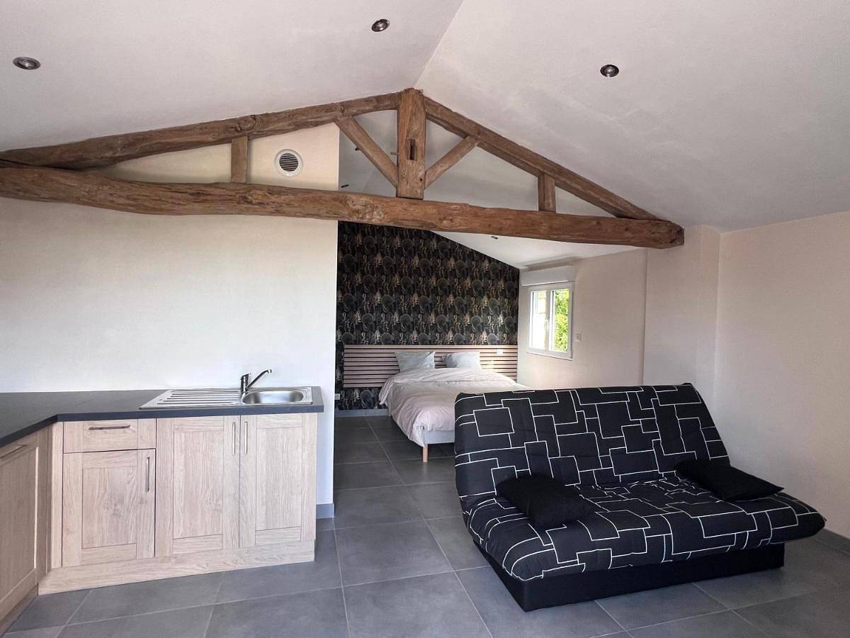 Appartement entier, One-Bedroom Apartment in Soubise, Région de Rochefort