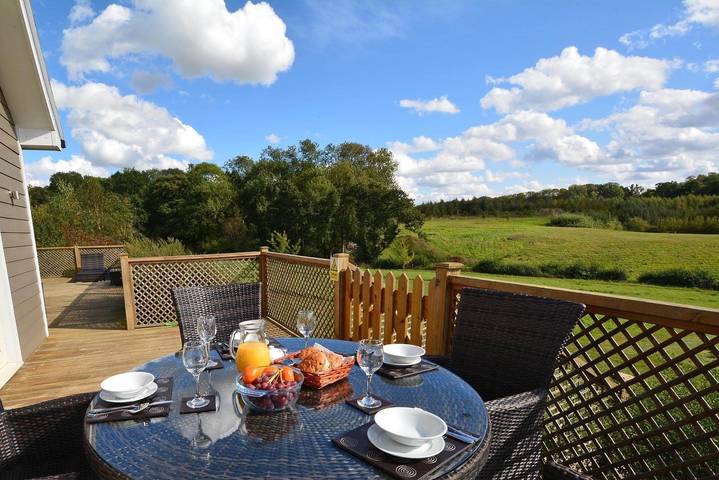 Casa rural para 2 personas con vistas al lago in White Colne, Essex