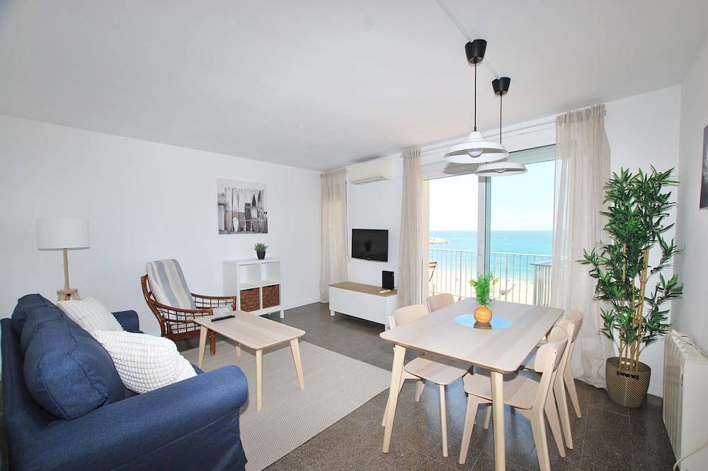 Entire apartment, Premia Palm View in Premià de Mar, Costa del Maresme