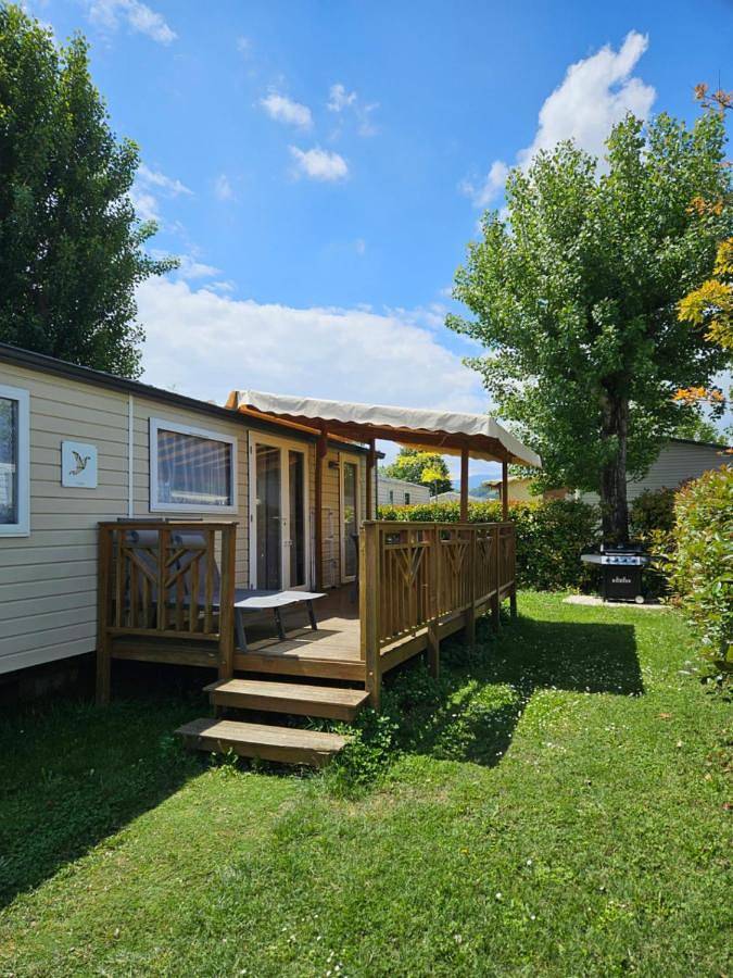 Location de vacances pour 6 personnes, avec piscine et terrasse à Condrieu - 2