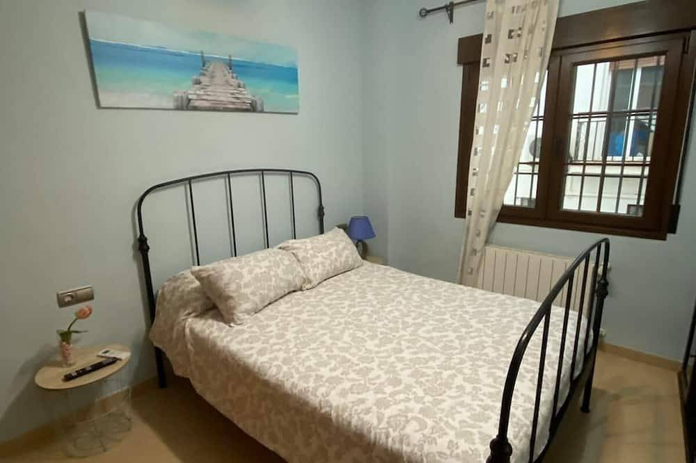 Casa rural con piscina propia de agua salada, patio propio y con barbacoa. in Casabermeja, Provincia de Málaga