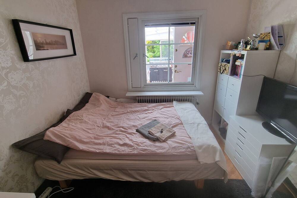 Modern Villa With Lovely Garden Near T Bana And Stockholm City in Schwedische Ostsee