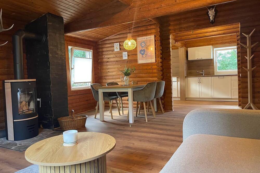 Nideggen‘s Schwedenhaus, direkt am Wald mit tollen Wanderwegen und Feuerstelle. in Nideggen, Rureifel (Nordrhein-westfalen)