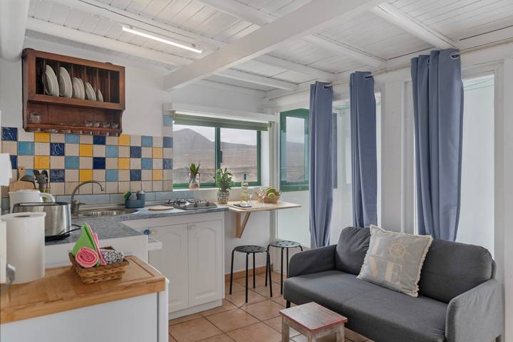 Hel lejlighed, Vacation 'Dangminzheng Atic' with Mountain View and Wi-Fi in Caleta de Caballo, Teguise