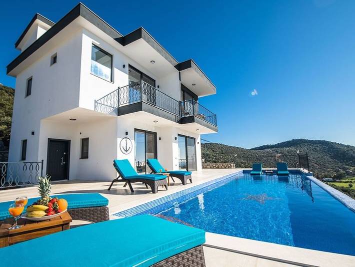 Vakantiehuis voor 6 personen, met tuin en zwembad in Kalkan