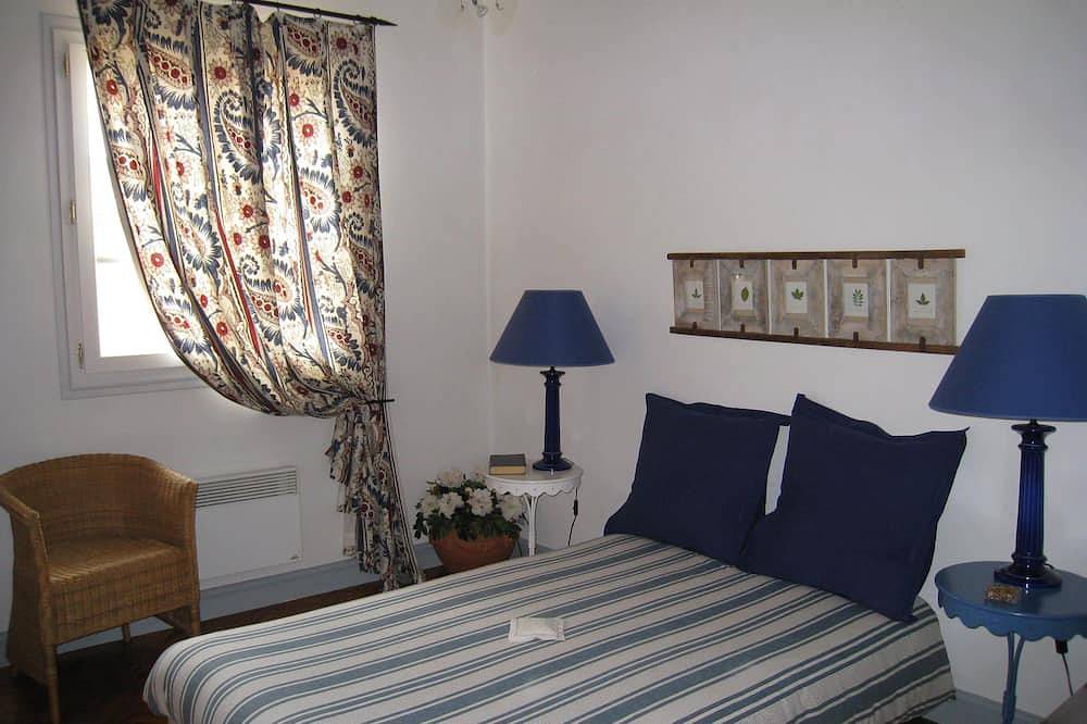Villa Swimming Pool 15 Mn D'Aix En Provence Proche Mer Luberon Alpilles Camargue in Ventabren, Aix-en-Provence region
