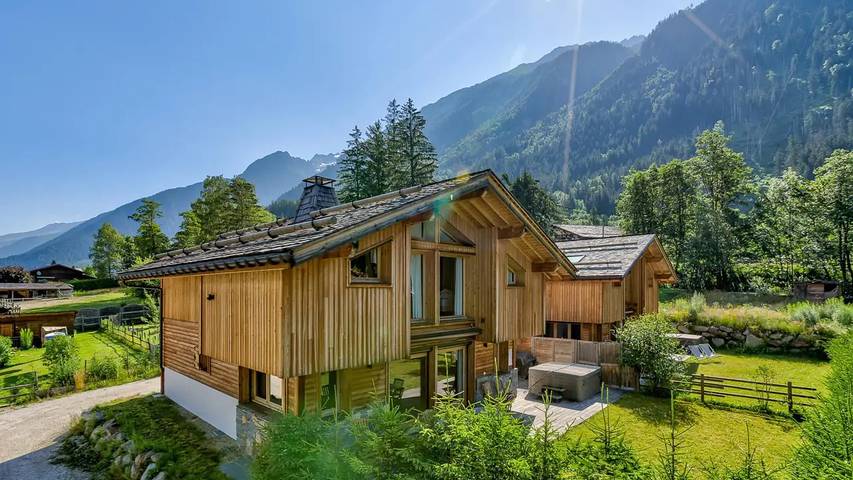 Maison de vacances pour 11 personnes, avec Jacuzzi et Terrasse ainsi que Jardin et Sauna à Chamonix-Mont-Blanc