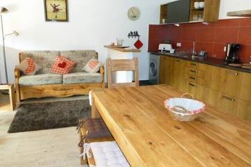 Chalet pour 8 personnes, avec jacuzzi et balcon dans Le Lioran