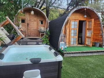 Location de vacances pour 2 personnes, avec jardin et terrasse ainsi que vue et sauna à Ucciani