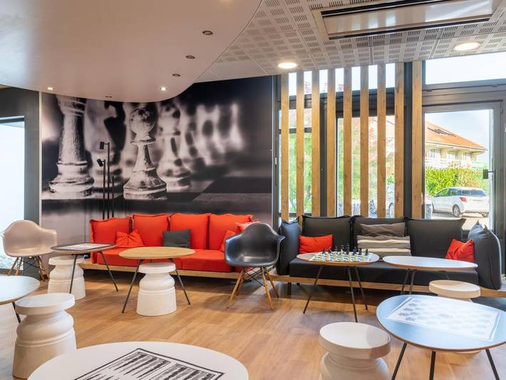 Hôtel pour 2 personnes, avec jardin, animaux acceptés à Bron - 3