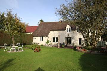 Gîte pour 8 personnes, avec terrasse et jardin à Ancteville