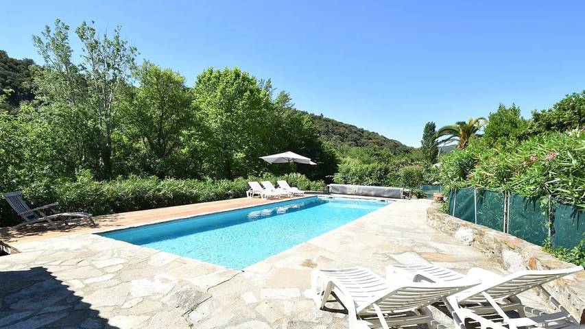 Location de vacances pour 9 personnes, avec jardin et piscine, animaux acceptés à Roquebrun - 2