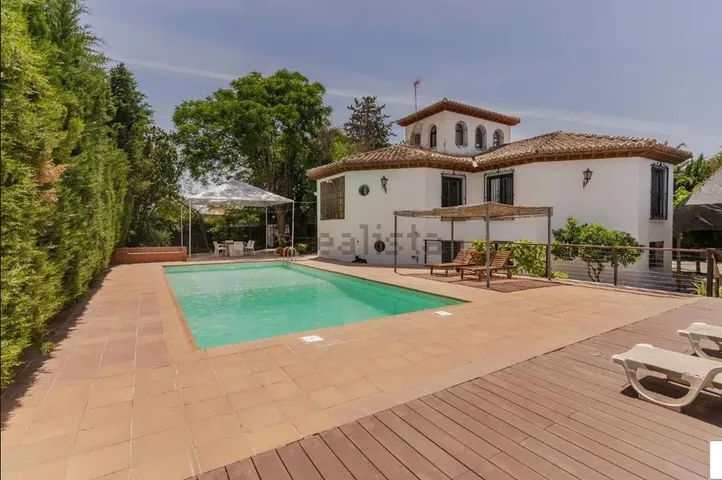 Villa pour 9 personnes, avec terrasse et piscine ainsi que jardin et vue, animaux acceptés - 1