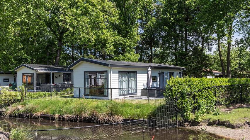 Vakantiehuis voor 4 personen, met zwembad en tuin in De Bult