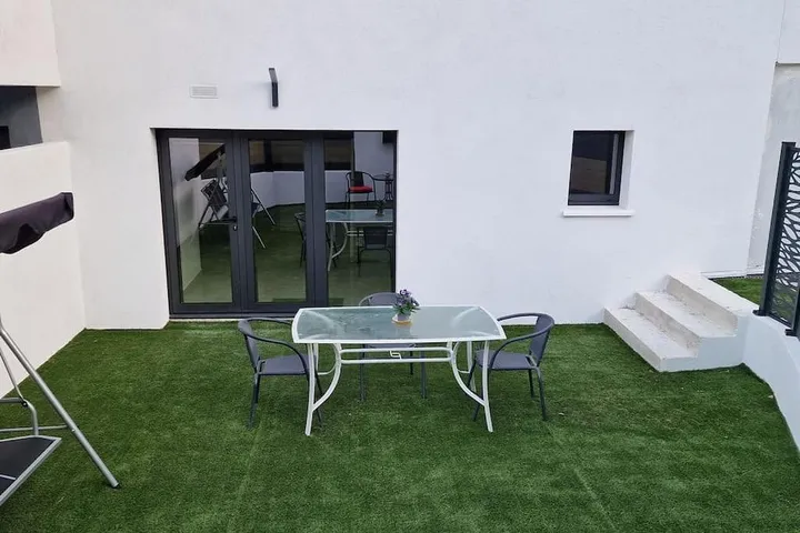 Apartamento de vacaciones para 6 personas, con jardín - 1