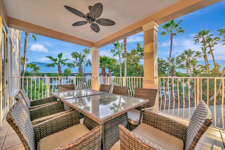 Holiday rental for 8 people, with terrace and garden as well as pool in Anna Maria Island