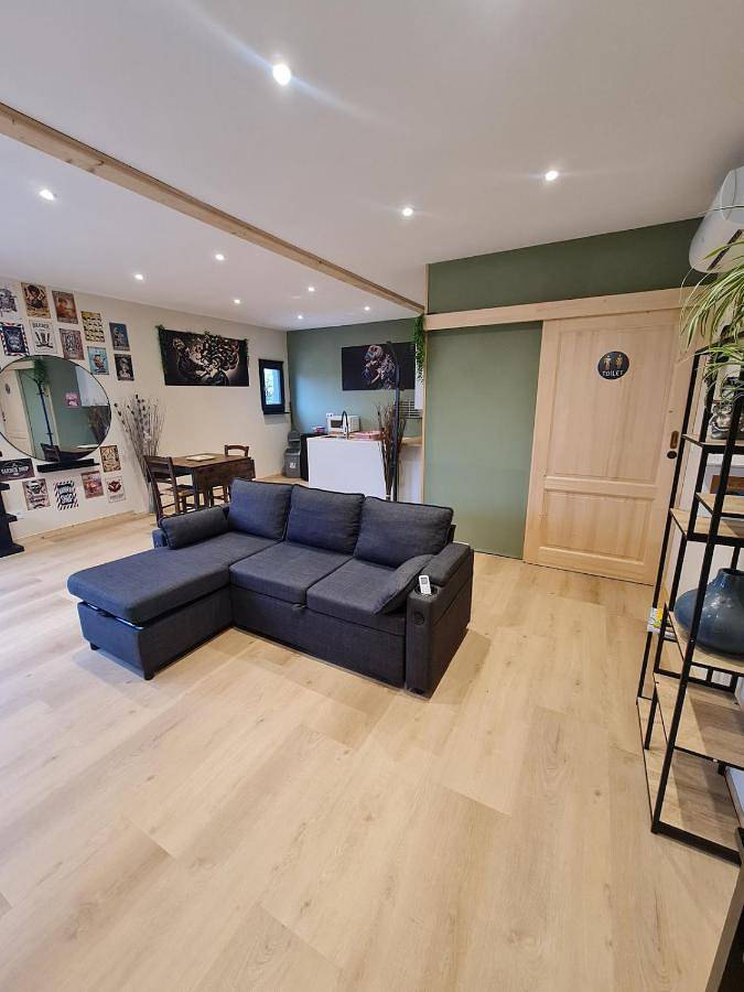 Gîte pour 2 personnes, avec terrasse à Eygurande-et-Gardedeuil