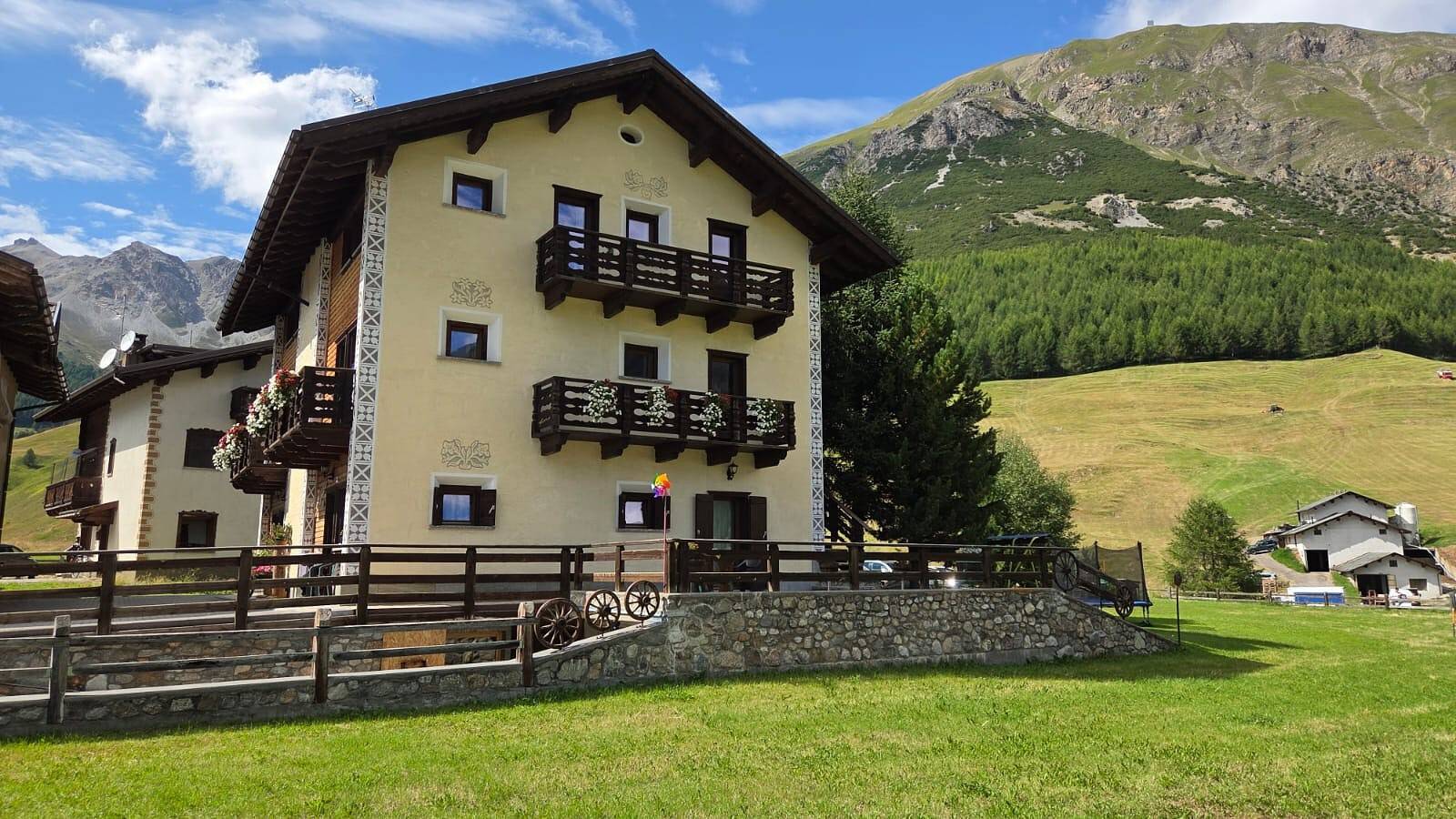 Appartamento 3 con vista montagna, giardino in comune e Wi-Fi in Livigno (Borgo), Livigno