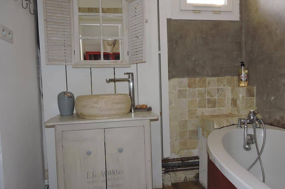 Maison provençale au coeur des collines in Roquevaire, Côte méditerranéenne (France)