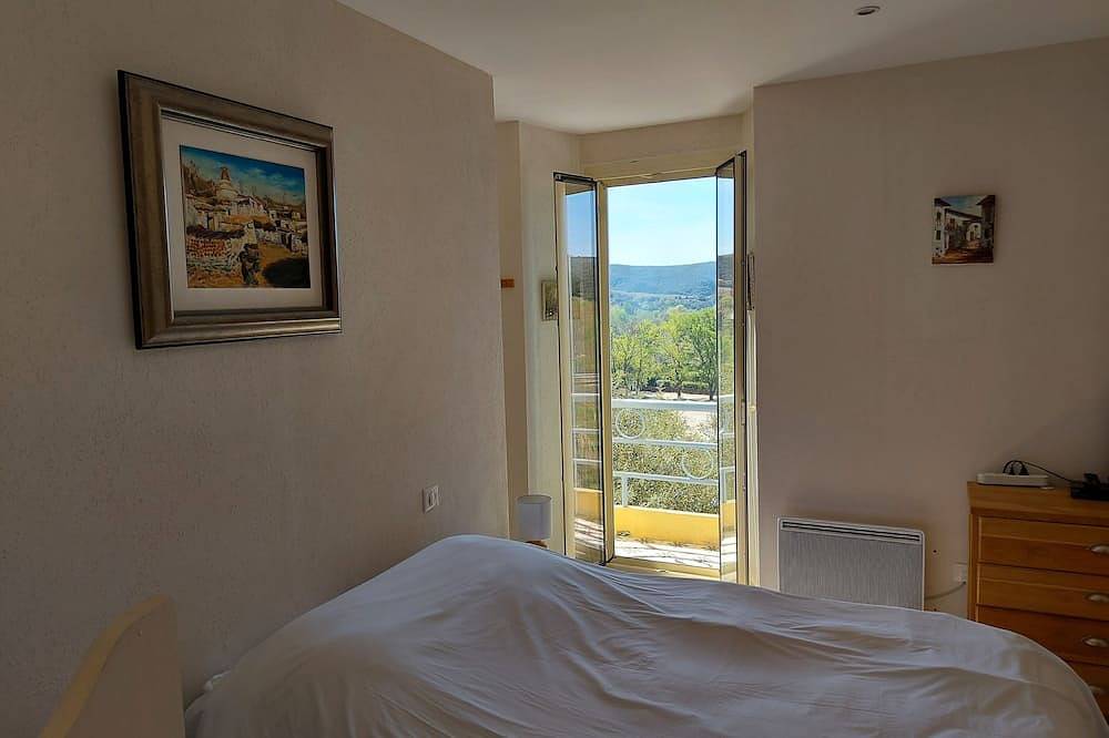 A remarkable 3-star gite for pleasure and access to nature. in Roquebrun, Béziers region