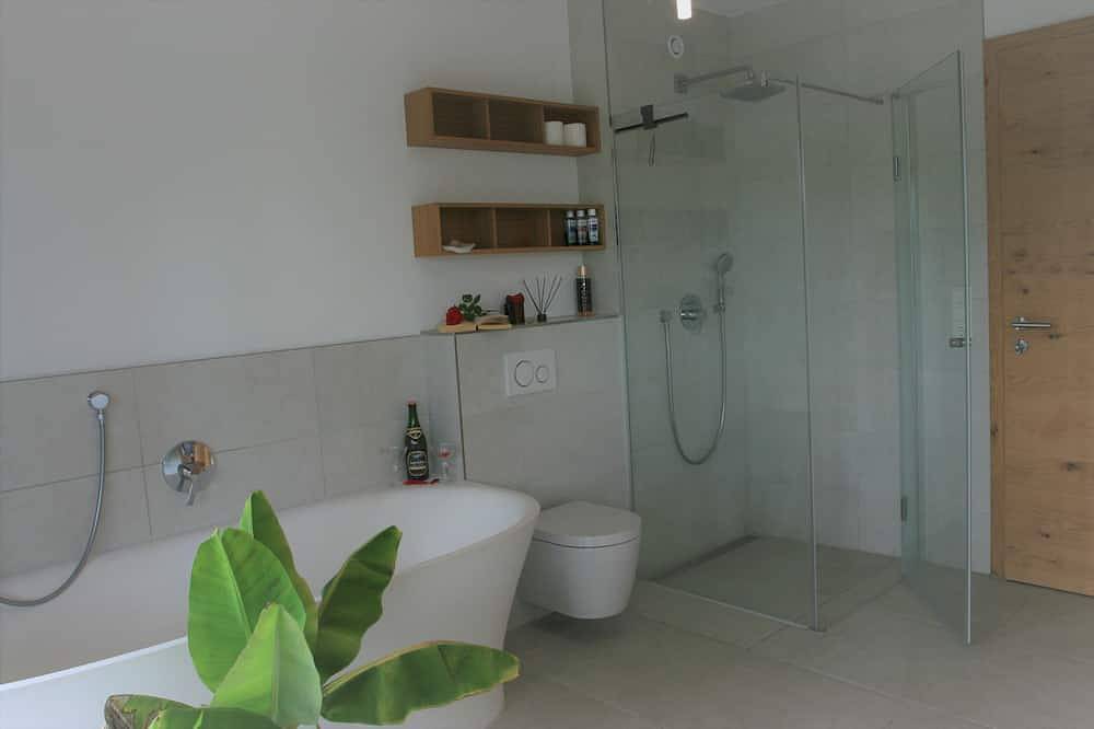 In an exclusive secluded location a dreamlike vacation home with a breathtaking view of the Danube in Obernzell, Passauer Land