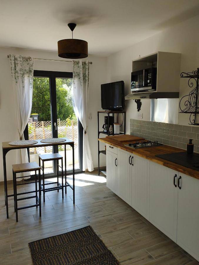 One-Bedroom House in Caromb, Parc naturel régional du Mont-Ventoux