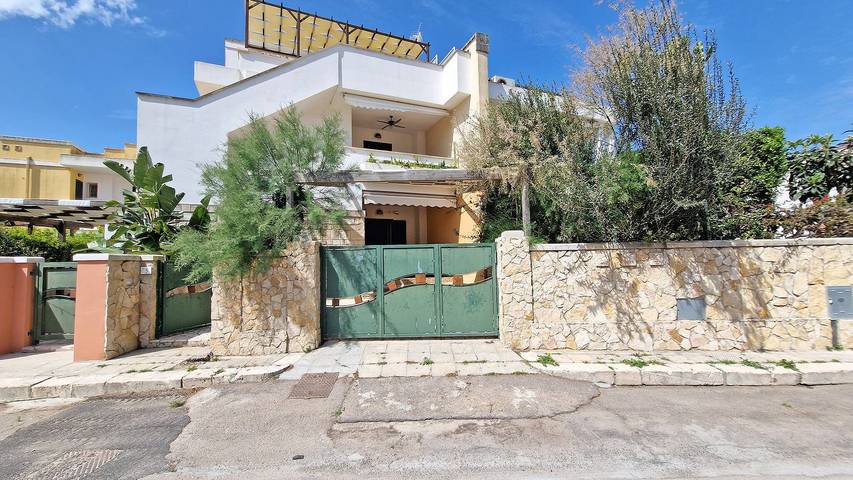 Location de vacances pour 5 personnes, avec jardin et balcon à Baia Verde - 2