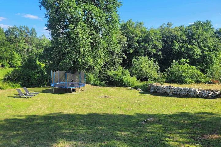 Location de vacances pour 6 personnes, animaux acceptés à Savignac-les-Églises