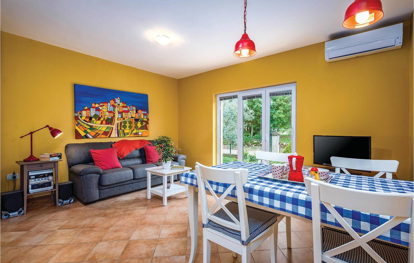 Ganze Ferienwohnung, Gemütliche Ferienwohnung mit WLAN, Klimaanlage und Zugang zur Terrasse in Juricani, Umag und Umgebung