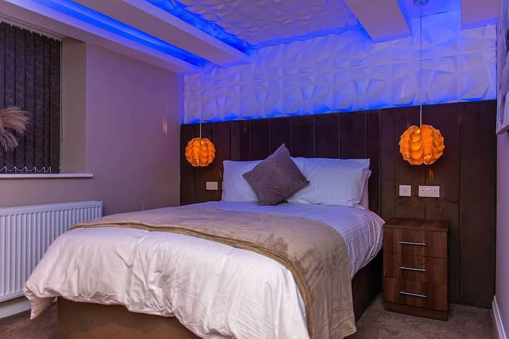 Ganze Wohnung, Apartment-Superior-Eigenes Badezimmer-Jacuzzi - Apartment 2 in Bradford, Westliches Yorkshire