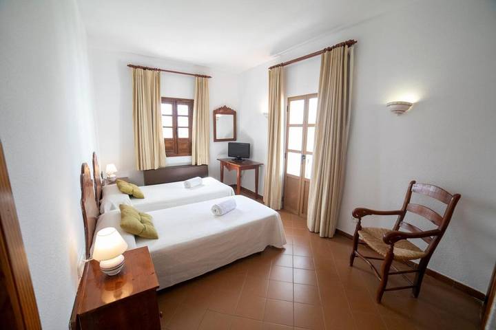 Hôtel pour 3 personnes, avec terrasse ainsi que piscine et jardin, animaux acceptés à Priego de Córdoba - 4