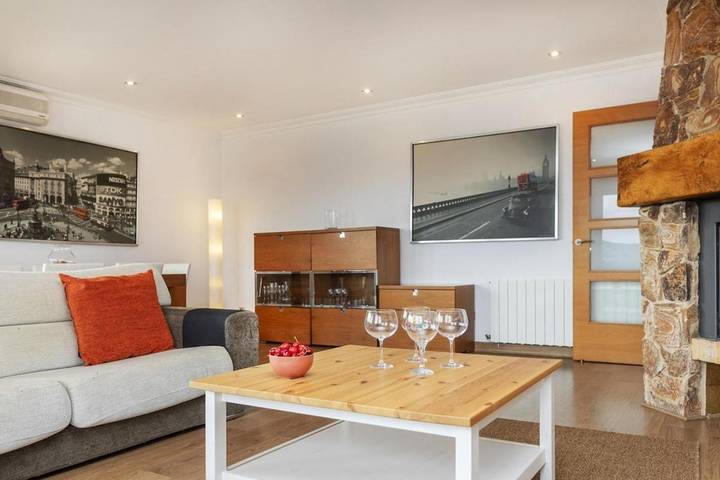 Chalet para 11 personas, con jardín además de vistas y piscina, Se admiten mascotas en Provincia de Gerona - 3