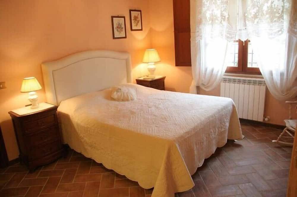 Ganze Wohnung, La Casetta del Borgo San Gimignano, mit Relax Nature Pool und Starlink-Internet in Gambassi Terme, Florenz Provinz