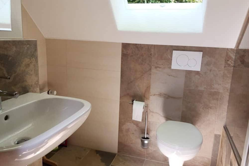 Ferienwohnung Kaminzimmer im Landsitz- 2-Ständer-Heuerhaus im Rhodo-Garten. in Westerstede, Ammerland