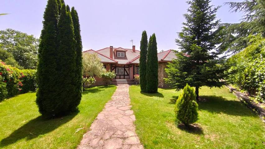 Casa rural para 24 personas, con Balcón y Jacuzzi además de Terraza y Jardín en Provincia de Madrid - 3