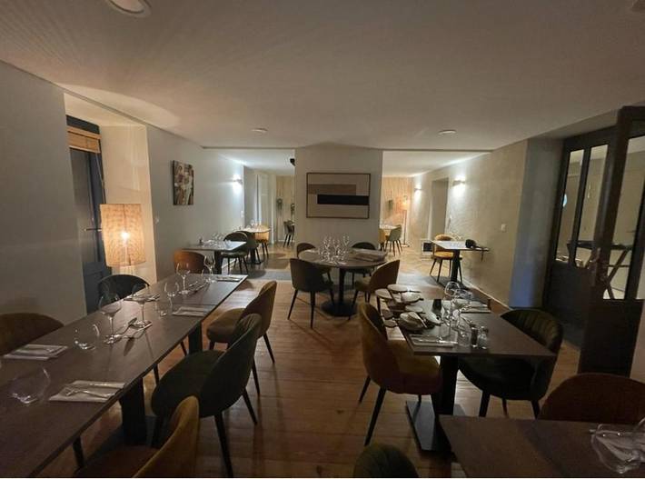 Hôtel pour 6 personnes, avec terrasse ainsi que vue et jardin, animaux acceptés dans Saint-Bonnet-le-Troncy - 4