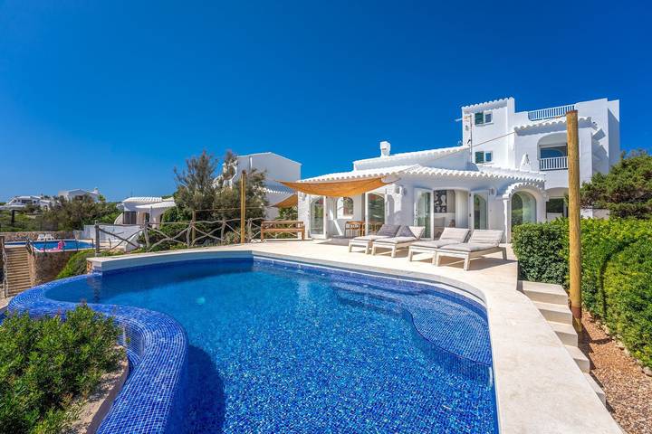 Casa vacanza per 8 persone, con terrazza e giardino in Cala Morell