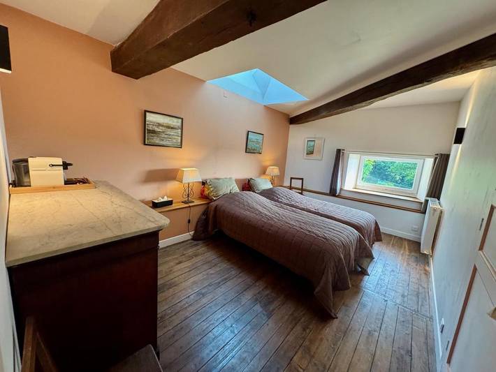 Location de vacances pour 2 personnes, avec terrasse et jardin ainsi que vue et piscine, adapté aux familles à Val-de-Meuse - 4