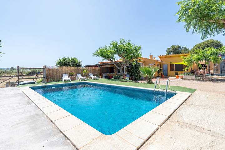 Villa for 6 people, with Garden in Costa Dorada