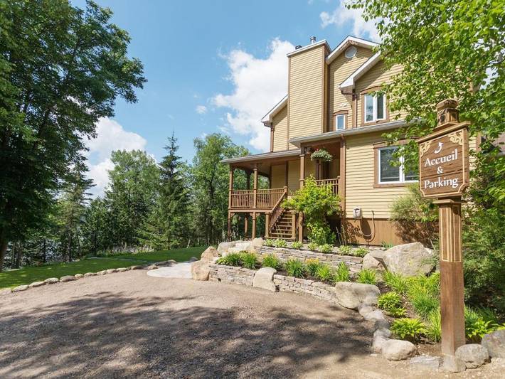 Location de vacances pour 2 personnes, avec vue ainsi que vue sur le lac et jardin dans Mont-Tremblant - 4
