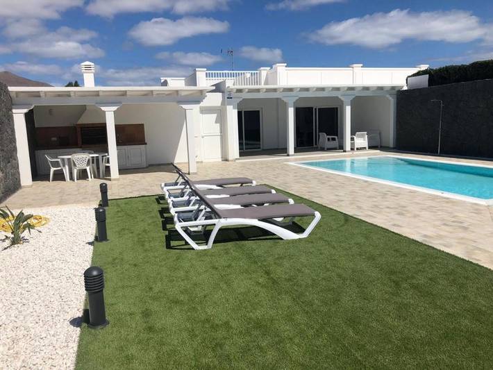 Chalet para 4 personas, con piscina y jardín en Lanzarote