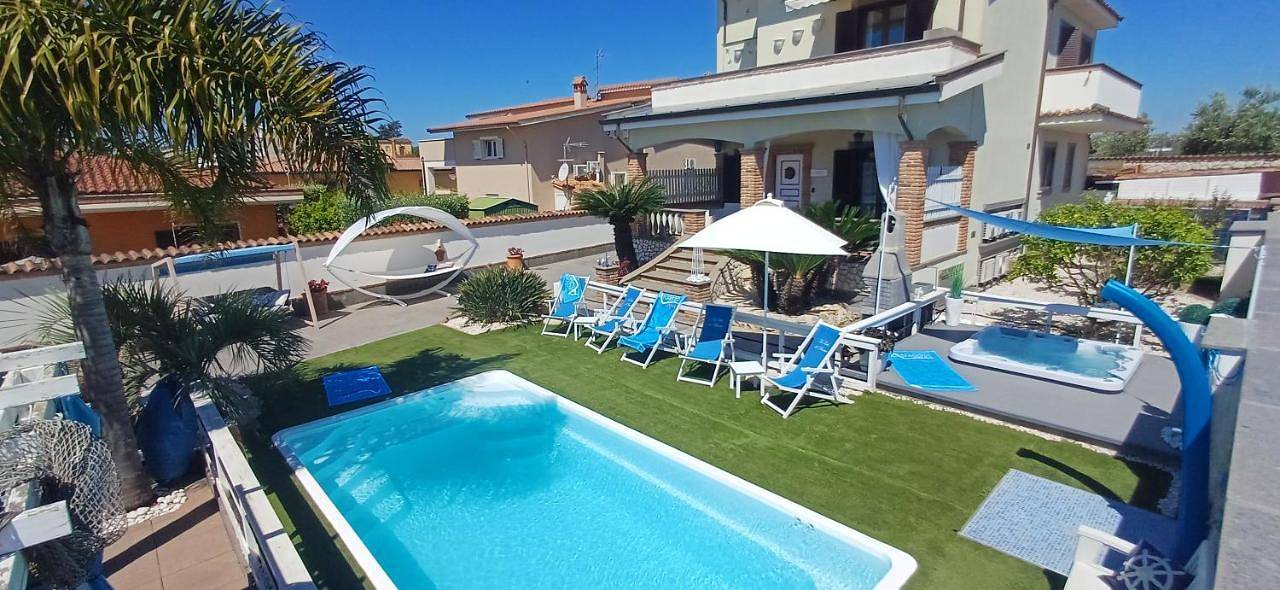 Appartamento intero, Alloggio del Pescatore e Alloggio del Marinaio con Piscina Palestra Jacuzzi Sauna - All Inclusive in Anzio, Provincia di Roma