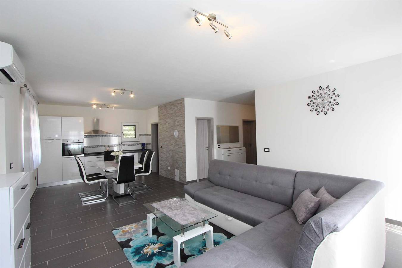 Entire apartment, Mondelaco Three-Bedroom Apartment in Rovinj, Rovinj region