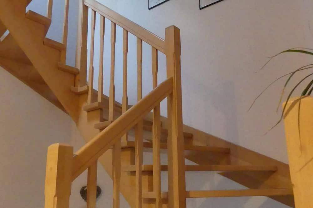Ganze Wohnung, 2-Bett-Ferienwohnung Dachgeschoss, Balkon - Ferienwohnung Schnegger in Dreis-Brück, Vulkaneifel