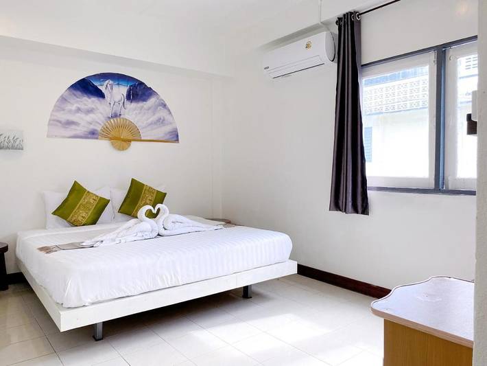 Hotel para 3 personas, con piscina - 1